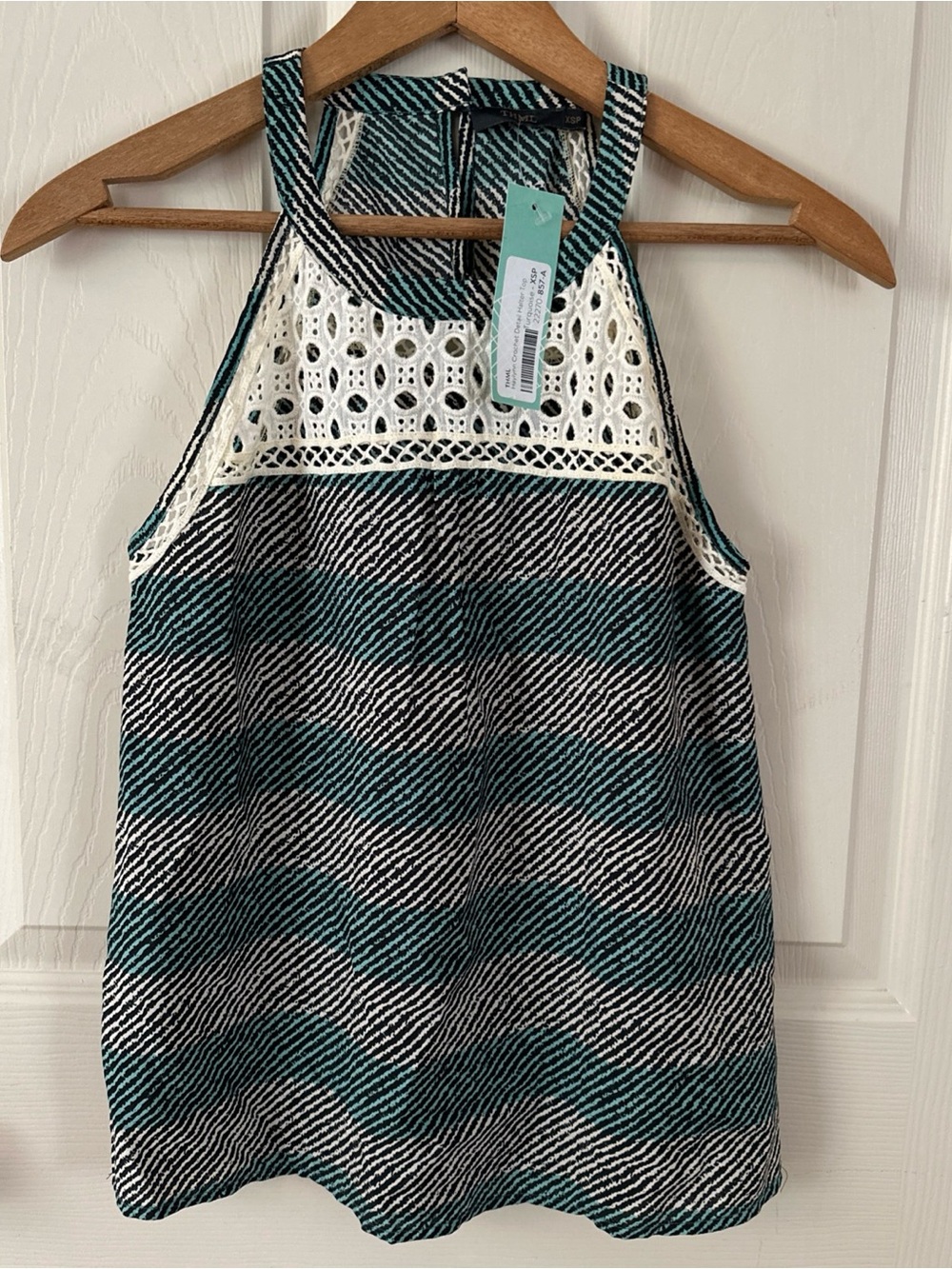 ANTHROPOLOGIE THML Sleeveless Embroidery Button Back Blouse Green Women’s XSP